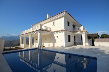 Дом / Town house: 1600000 € (Marbella) Лот: 2016.09